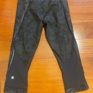 Lululemon run inspire camo crops!